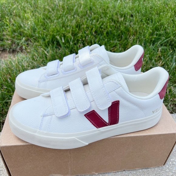 Veja Recife Logo Low Top 3-Lock Sneaker Extra White/ Marsala Womens US 7 EU 38 - Picture 2 of 9
